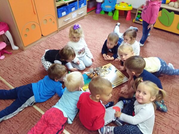 Dzień przedszkolaka i zabawy grupowe maluszków