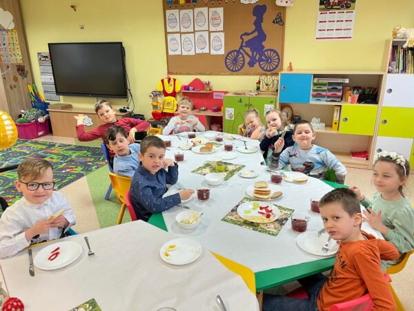 Wielkanocne śniadanie i poszukiwanie zajączka 🐰