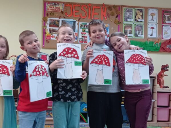 Poznajemy gatunki grzybów jadalnych oraz trujących 👩‍🎓 wyklejamy Muchomora Czerwonego 🌲🐻🍄