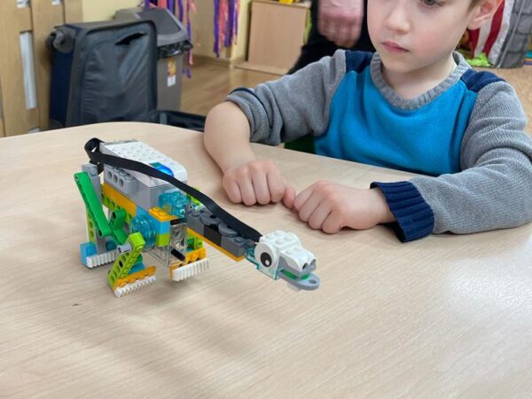 Robotyka -składamy dinozaura 🦕